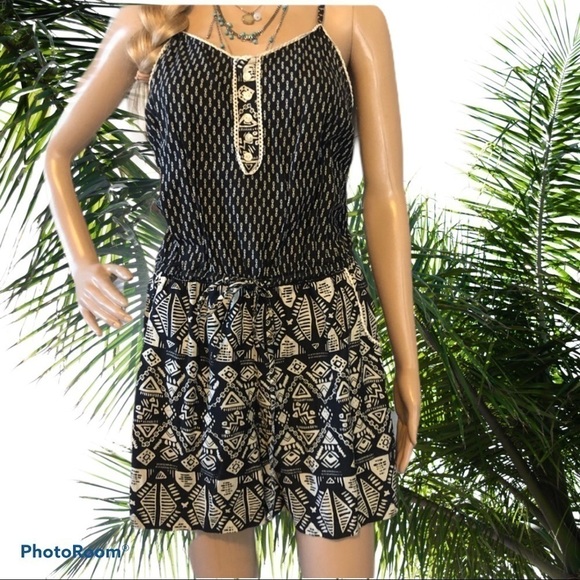 BLACK and cream tribal print romper - Picture 1 of 9